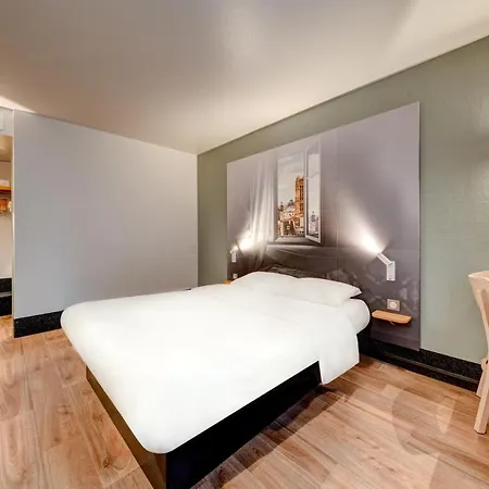 Louveciennes Hotel 2*