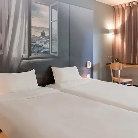Louveciennes Hotel 2*