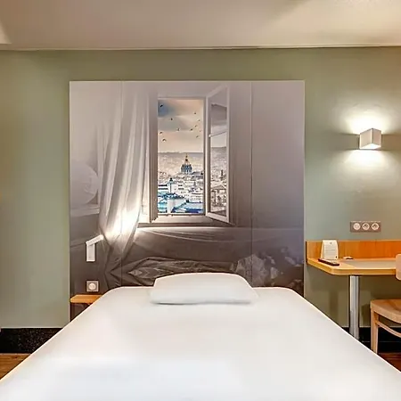 Louveciennes Hotel